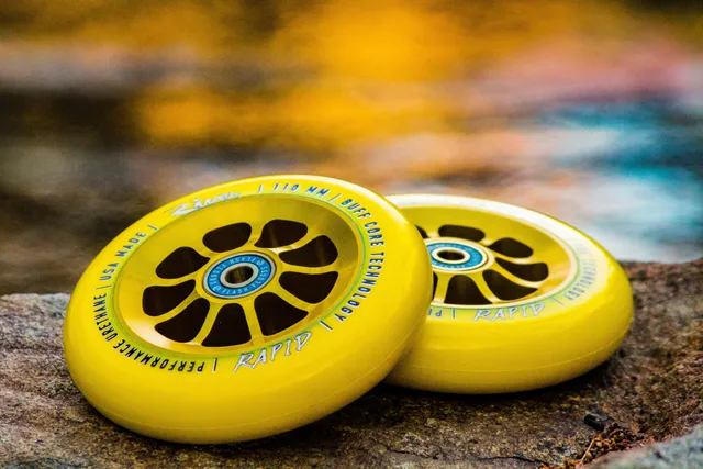 river-glides-stunt-scooter-rollen-110mm-set-haltbar image 1