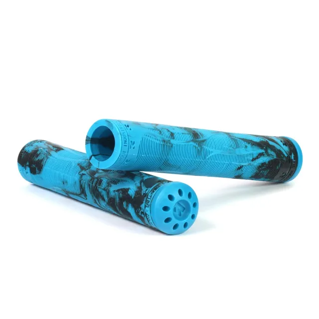 root-industries-air-r2-griffe-aqua-black-stunt-scooter-grips image 1