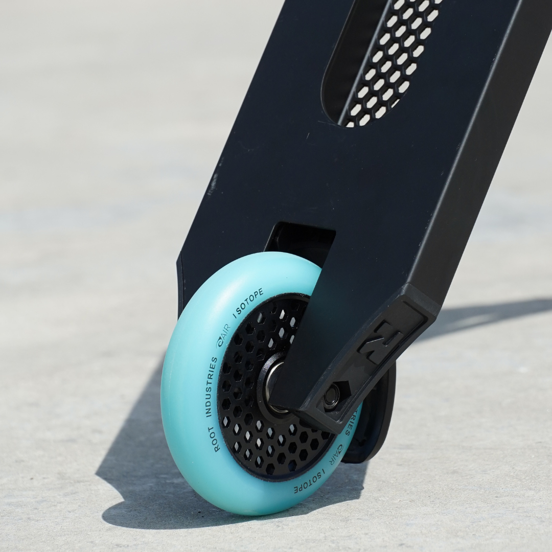 root-industries-invictus-v3-5-25-scooter-deck-black-19-5 image 6
