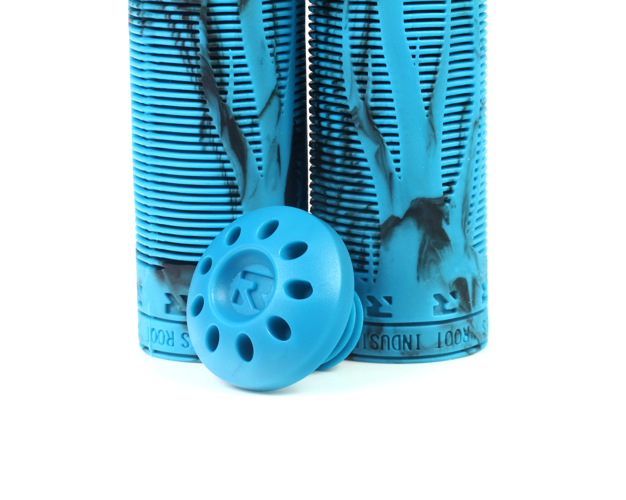 root-industries-air-r2-griffe-aqua-black-stunt-scooter-grips image 3